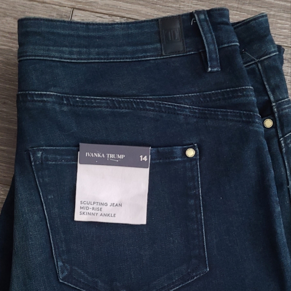 Ivanka Trump dark wash stretch jeans NWT. Mid-rise Size 14